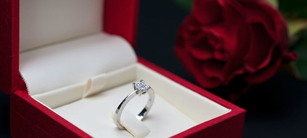 Modern diamond engagement ring - Shira Diamonds