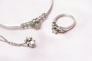 Perfect Jewelry Gift Ideas for Moms - Shira Diamonds