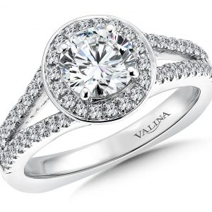 Round Halo Diamond Engagement Rings in Dallas Texas